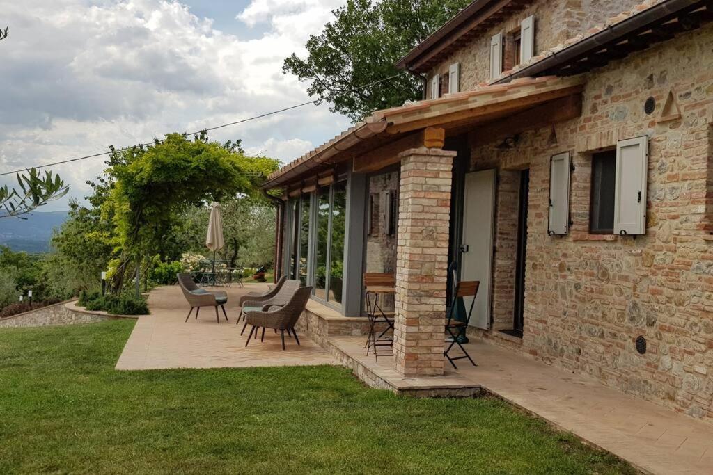 Vesper - Casale Con Piscina - Ad Galli Cantum Citta della Pieve Bagian luar foto